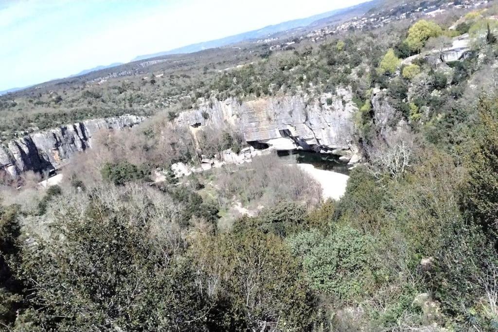 Vallon-Pont-dʼArc Lou Caladou Gite En Pierre Avec Bain A Remous מראה חיצוני תמונה